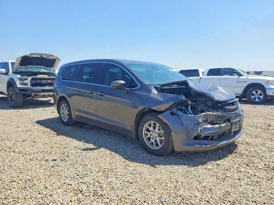 2023 CHRYSLER VOYAGER LX  