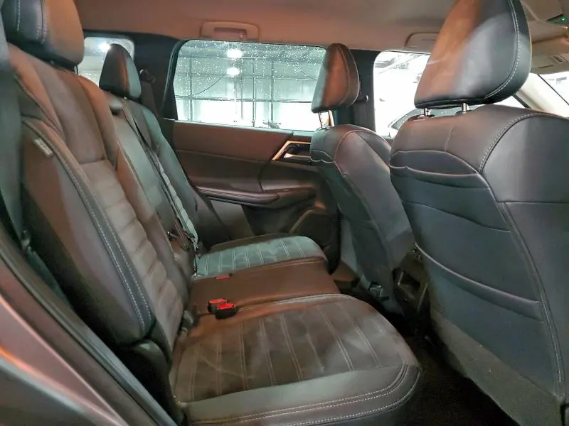 2023 MITSUBISHI OUTLANDER SE  