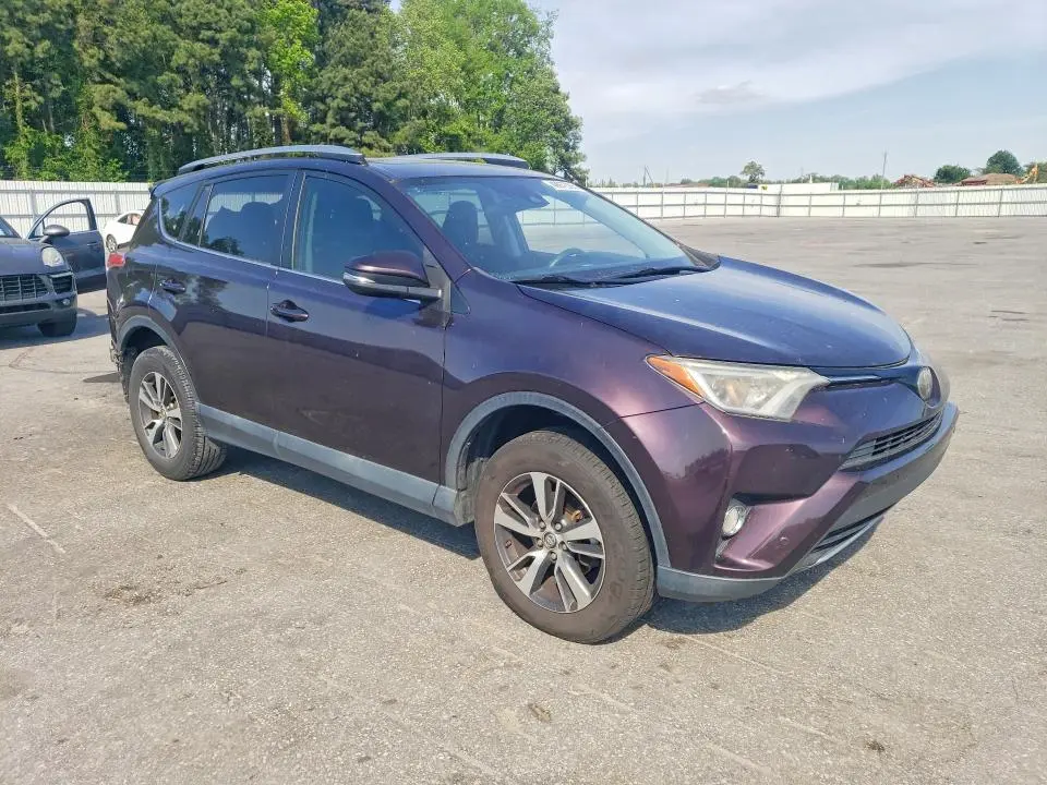 2018 TOYOTA RAV4 XLE  