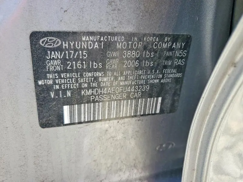 2015 HYUNDAI ELANTRA SE  