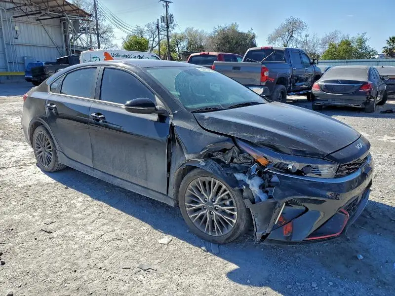 2024 KIA FORTE GT LINE  