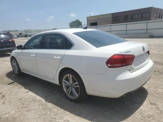 2015 VOLKSWAGEN PASSAT SE  