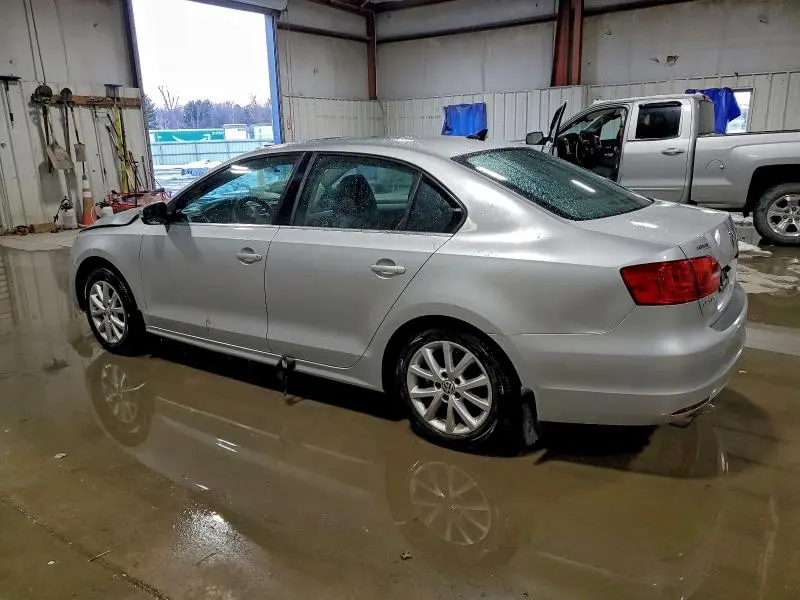 2013 VOLKSWAGEN JETTA SE  