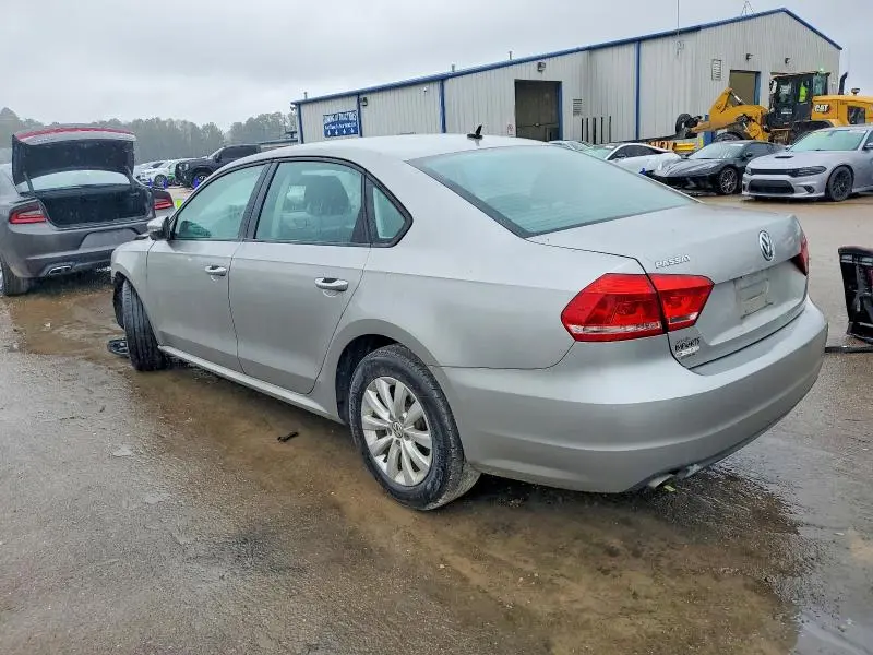 2012 VOLKSWAGEN PASSAT S  
