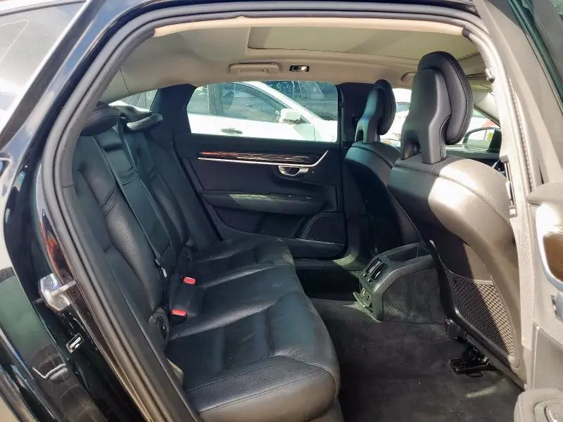 2018 VOLVO S90 T5 MOMENTUM  