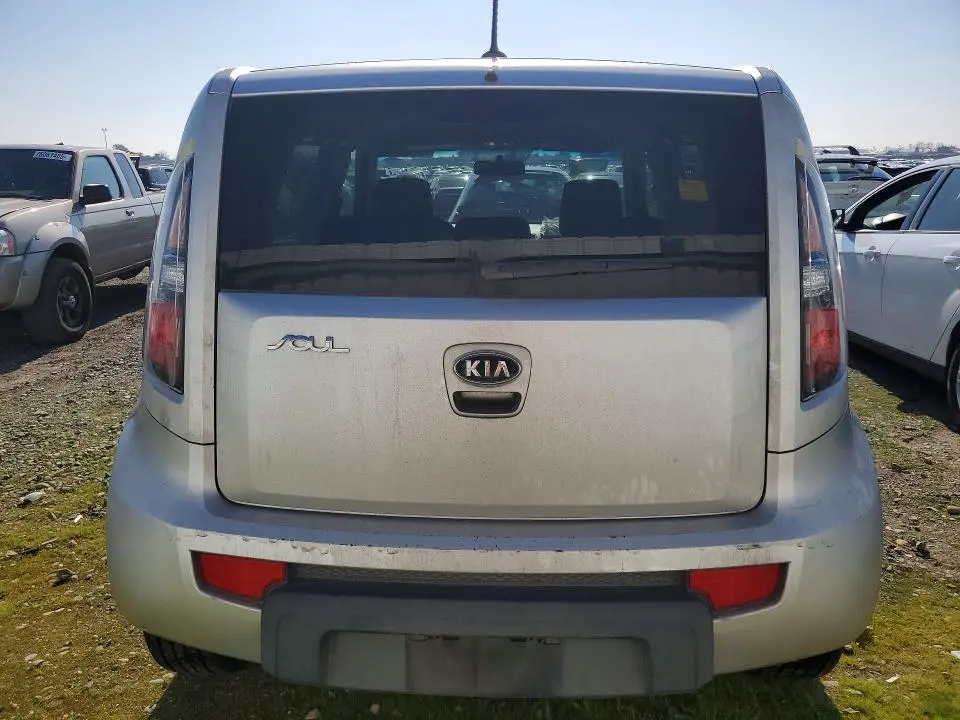 2010 KIA SOUL +  