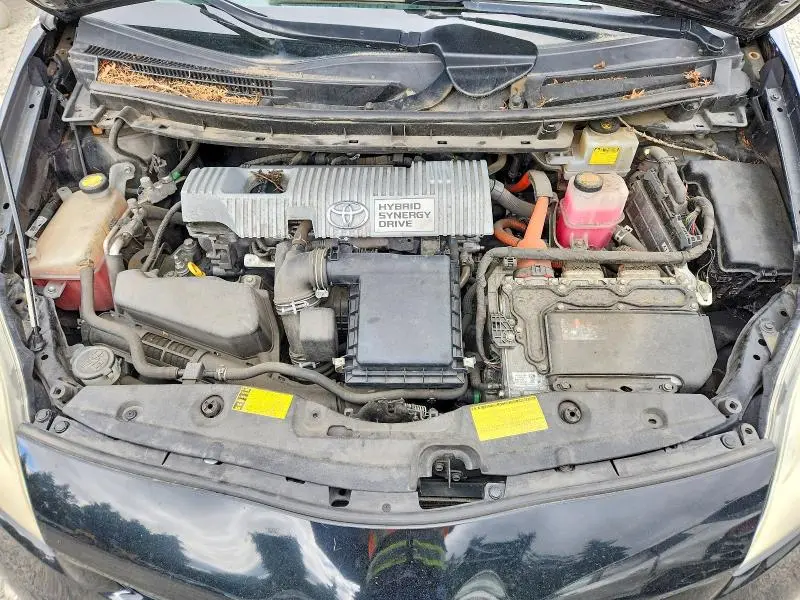 2013 TOYOTA PRIUS TWO  