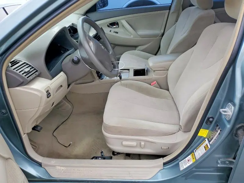 2011 TOYOTA CAMRY LE  