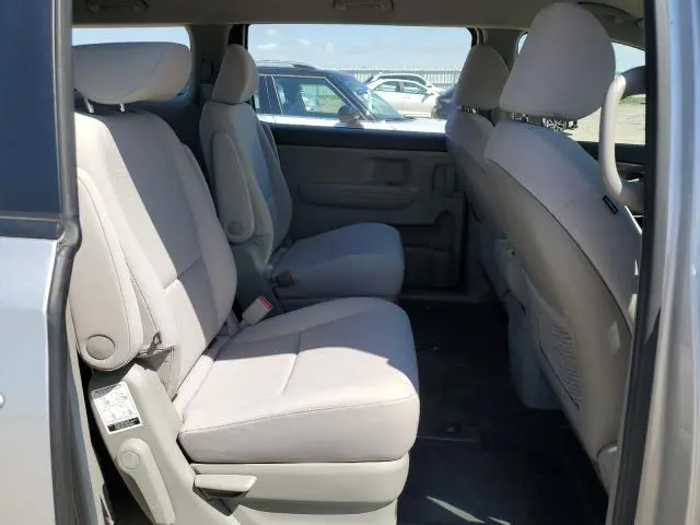 2017 KIA SEDONA L  