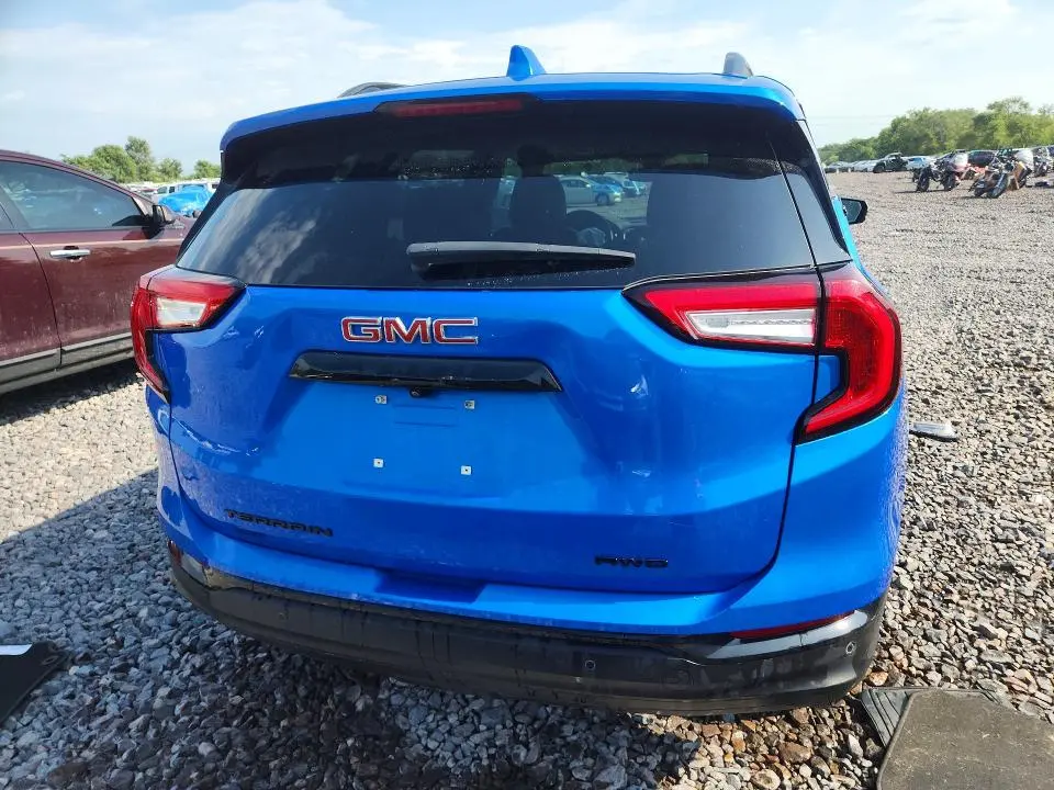 2024 GMC TERRAIN SLT  