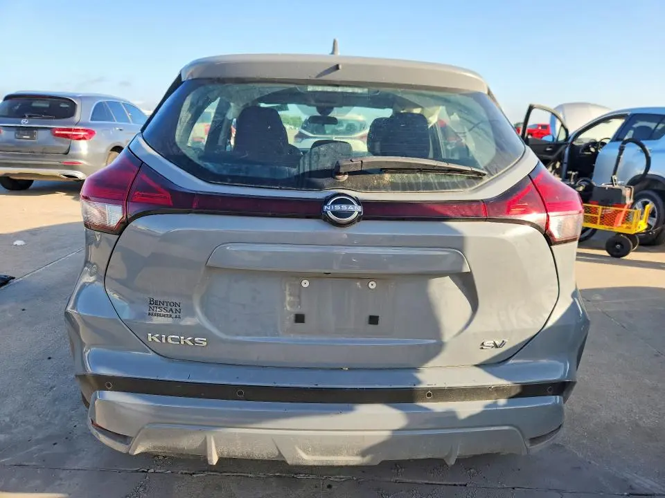 2023 NISSAN KICKS SV  