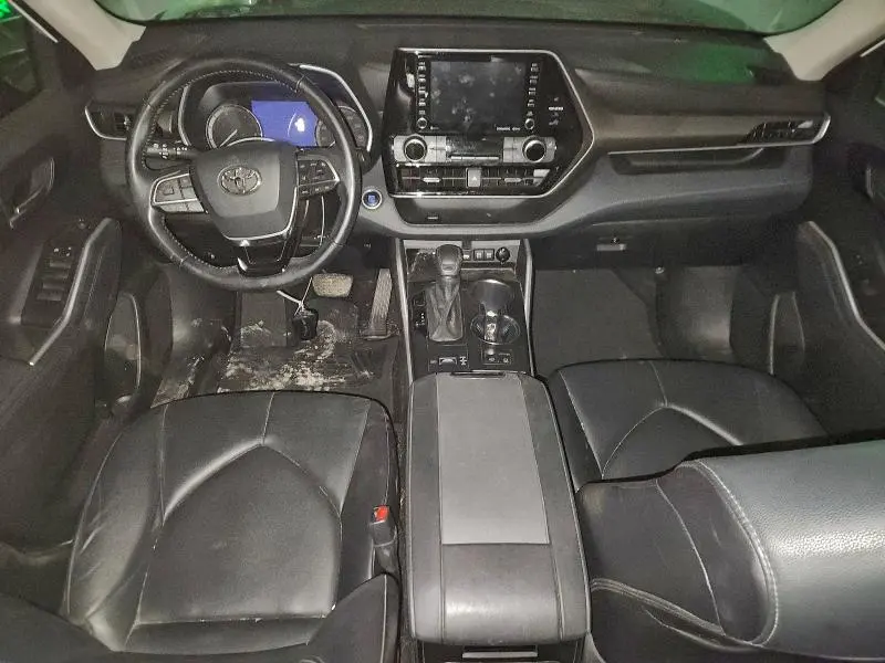 2020 TOYOTA HIGHLANDER XLE  