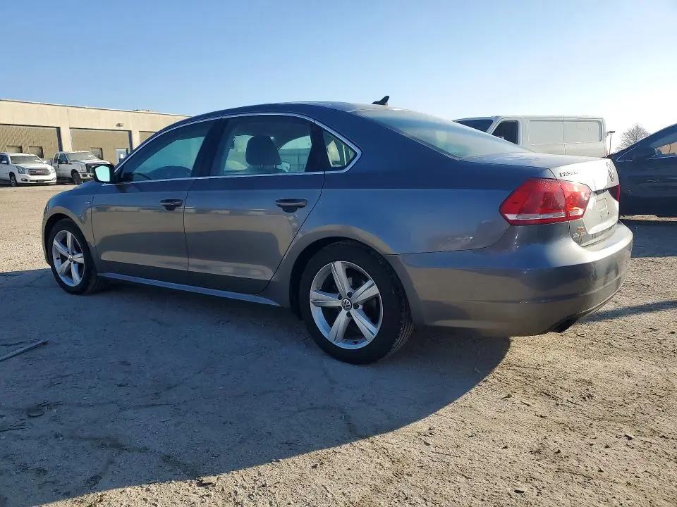 2015 VOLKSWAGEN PASSAT S  