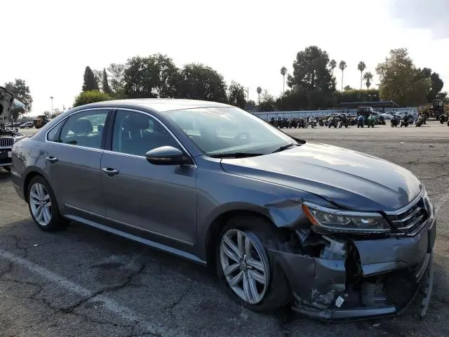 2017 VOLKSWAGEN PASSAT SE  