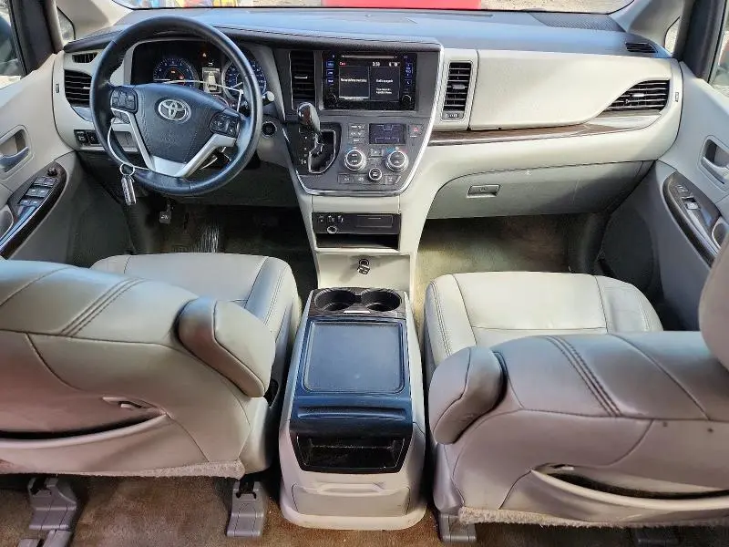 2015 TOYOTA SIENNA XLE 8-PASSENGER  
