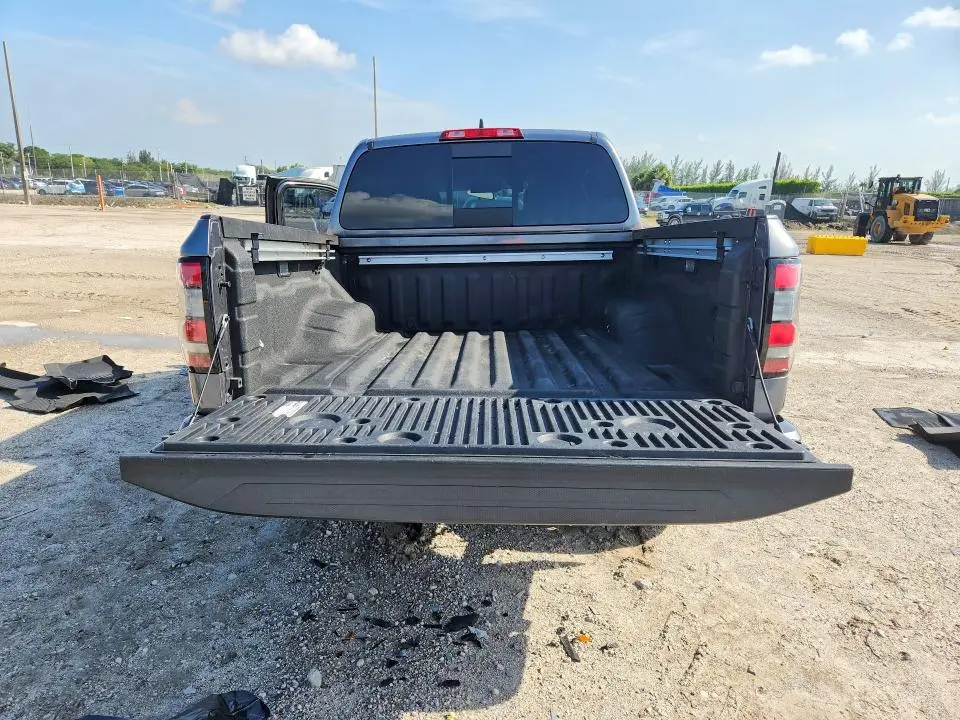 2023 NISSAN FRONTIER SV  