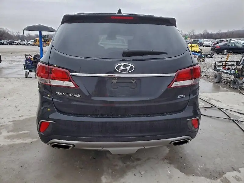 2017 HYUNDAI SANTA FE SE  
