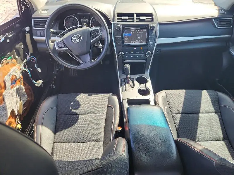 2015 TOYOTA CAMRY SE  