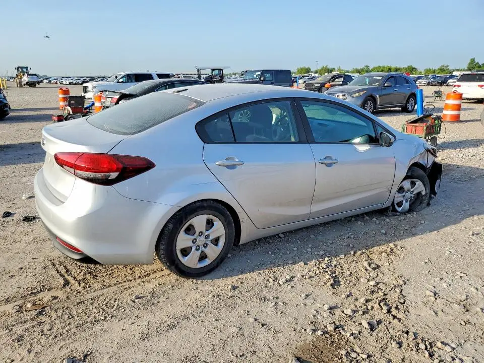 2017 KIA FORTE LX  