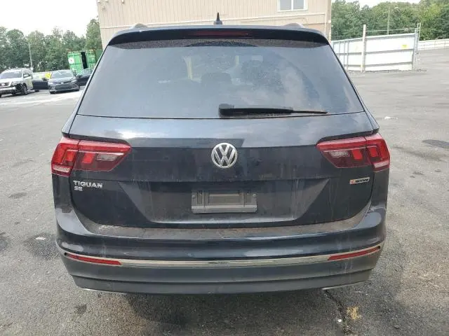2021 VOLKSWAGEN TIGUAN SE  