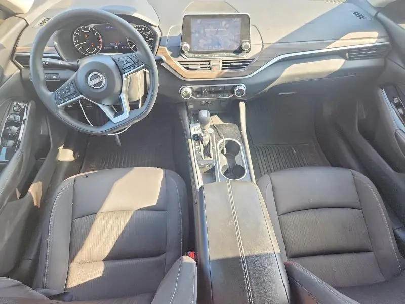 2023 NISSAN ALTIMA SV  