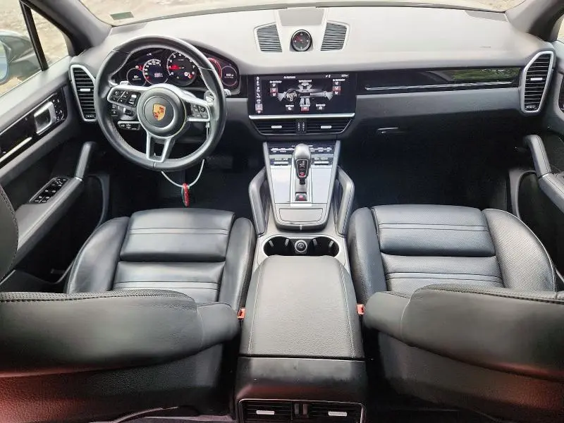 2019 PORSCHE CAYENNE   