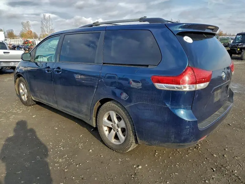2011 TOYOTA SIENNA LE  