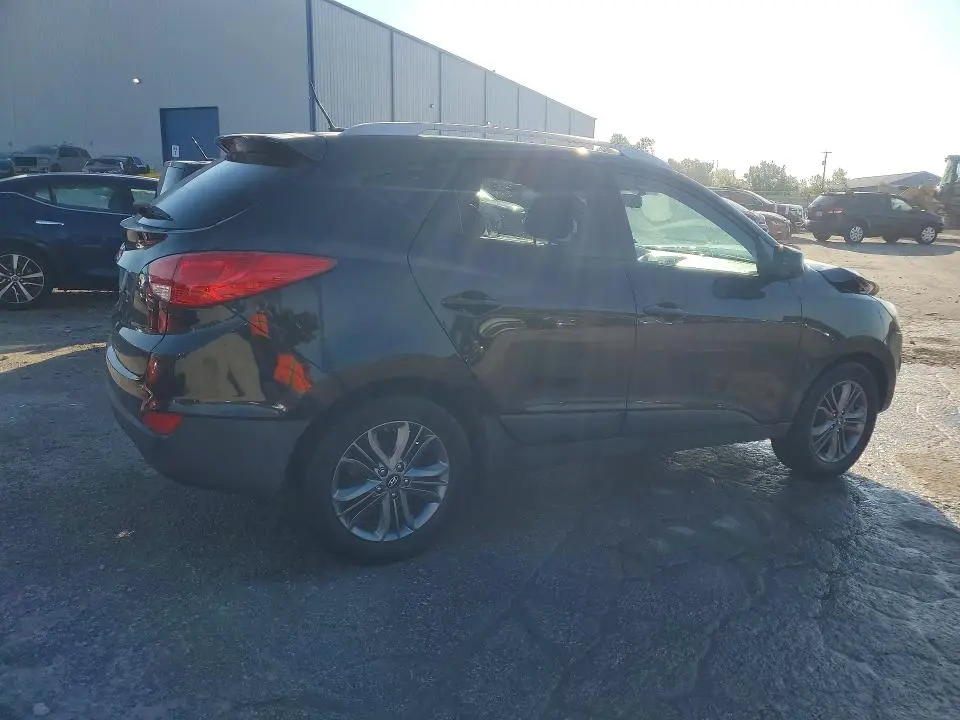 2015 HYUNDAI TUCSON SE  