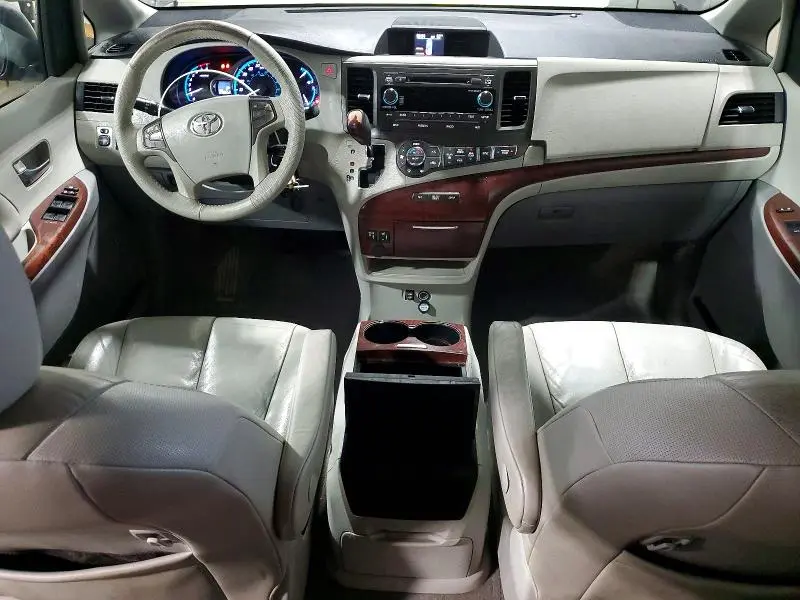 2011 TOYOTA SIENNA XLE 8-PASSENGER  