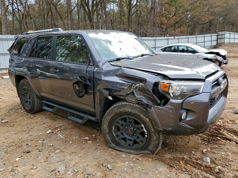 2020 TOYOTA 4RUNNER SR5  