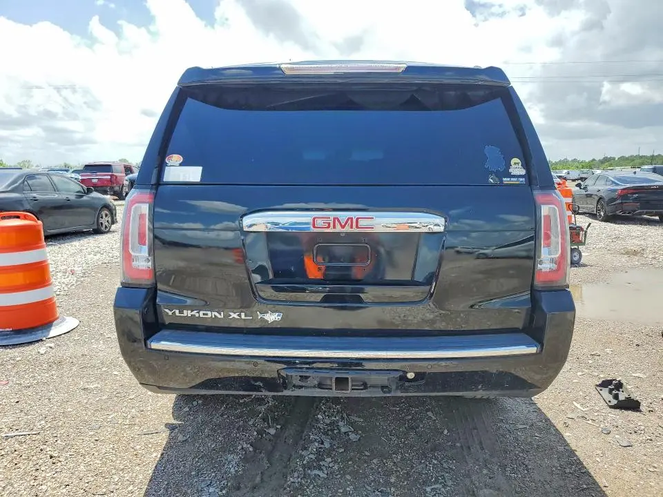 2017 GMC YUKON XL DENALI  