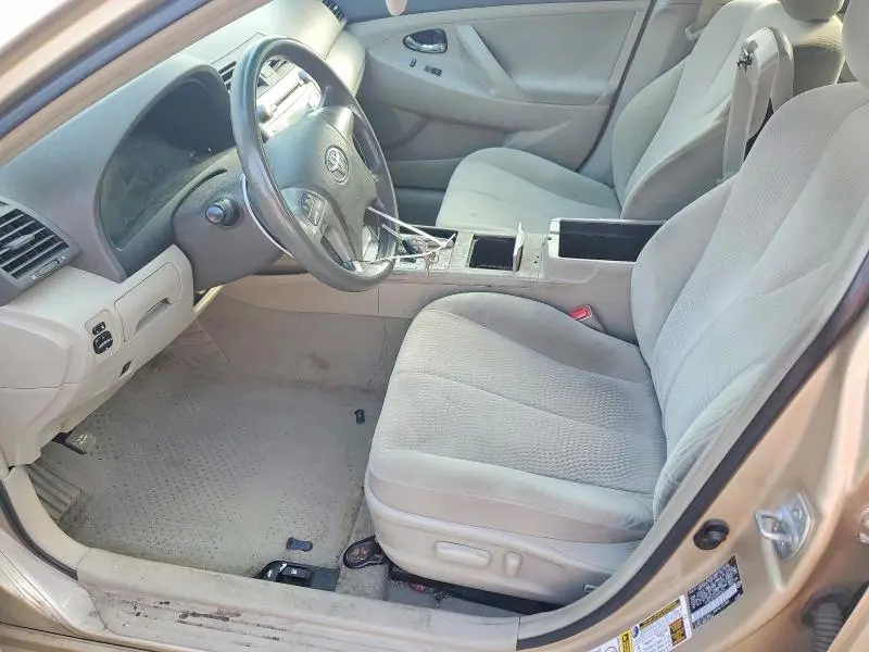 2010 TOYOTA CAMRY LE  