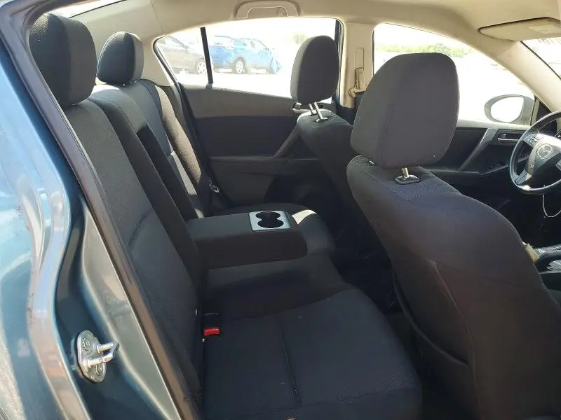 2010 MAZDA 3 I  