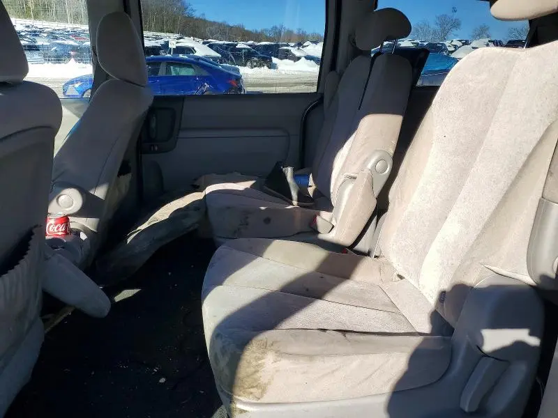 2010 KIA SEDONA LX  