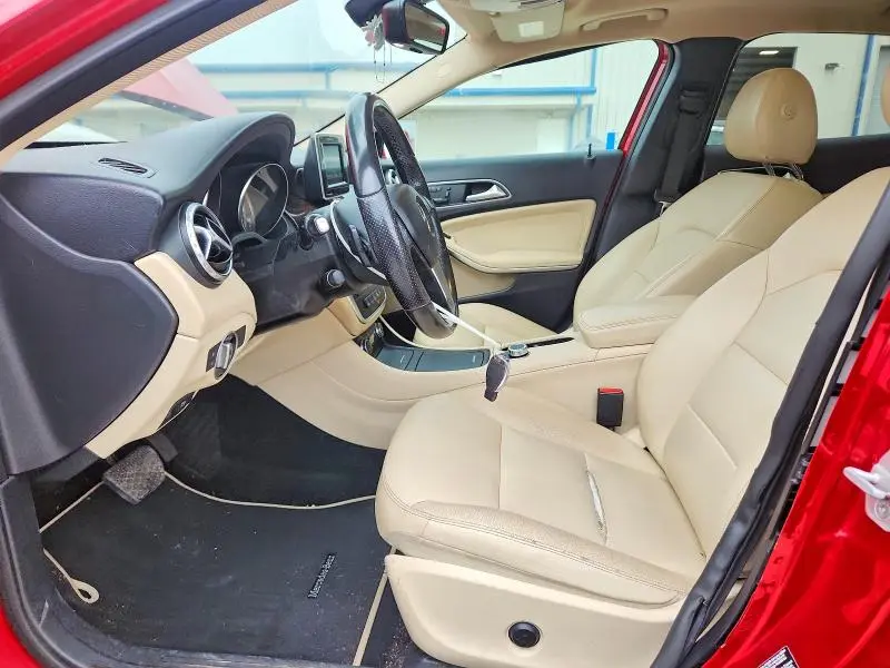 2015 MERCEDES-BENZ GLA 250  