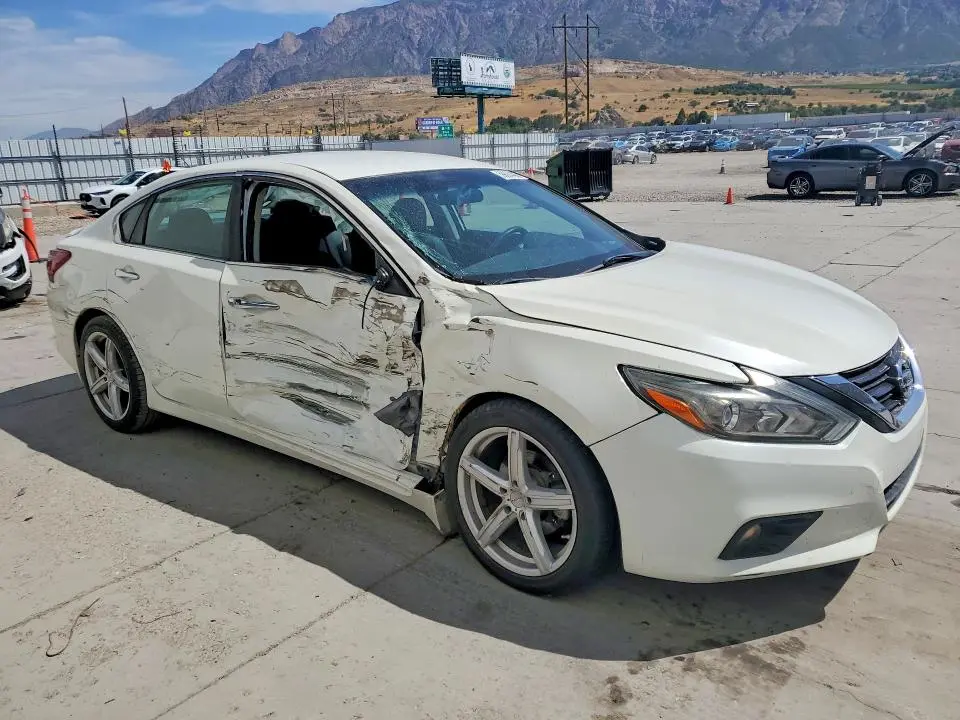 2017 NISSAN ALTIMA 2.5 SR  