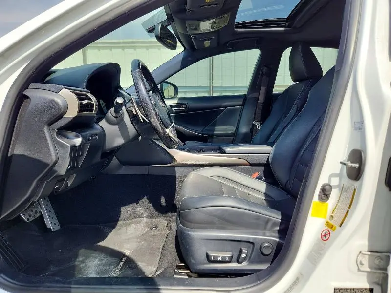 2016 LEXUS IS 200T BASE  