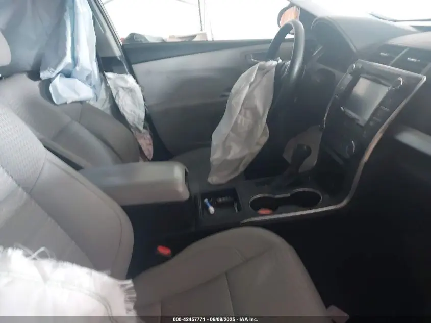 2015 TOYOTA CAMRY SE