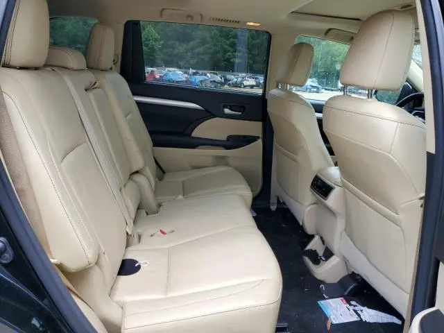 2016 TOYOTA HIGHLANDER XLE  