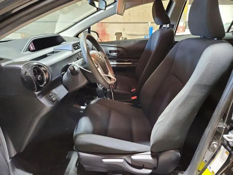 2016 TOYOTA PRIUS C TWO  