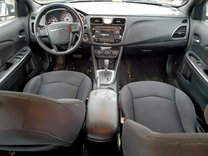 2013 CHRYSLER 200 LX  