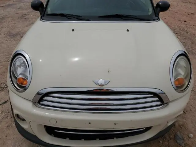 2011 MINI COOPER 