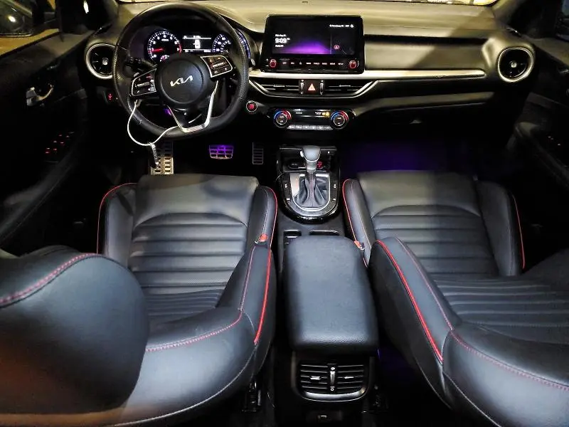 2023 KIA FORTE GT  