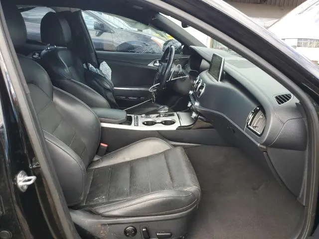 2019 KIA STINGER GT2  