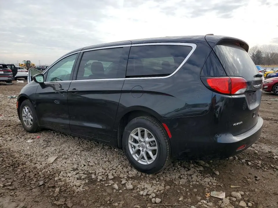 2022 CHRYSLER VOYAGER LX  