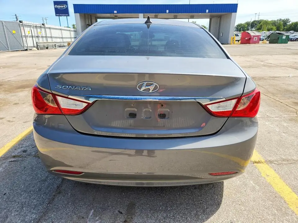 2011 HYUNDAI SONATA GLS  
