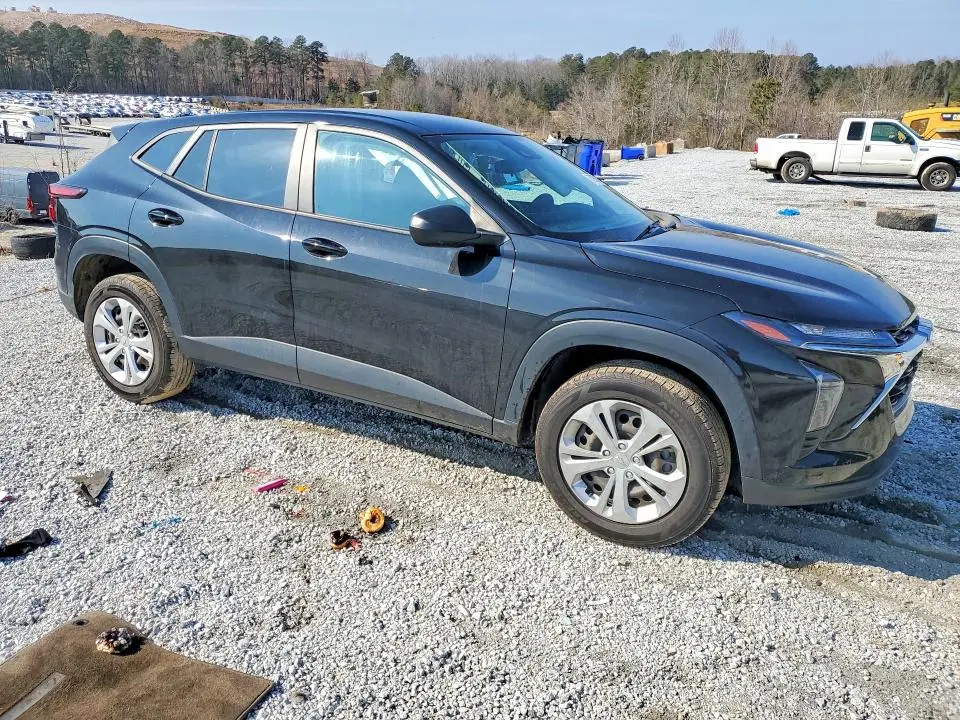 2024 CHEVROLET TRAX LS  