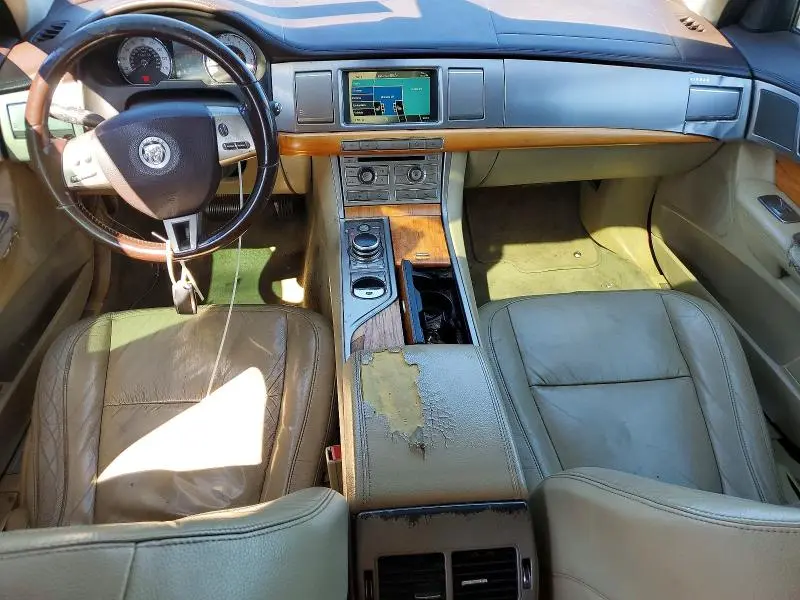 2010 JAGUAR XF LUXURY  