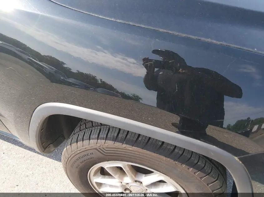 2019 JEEP GRAND CHEROKEE LAREDO E 4X4