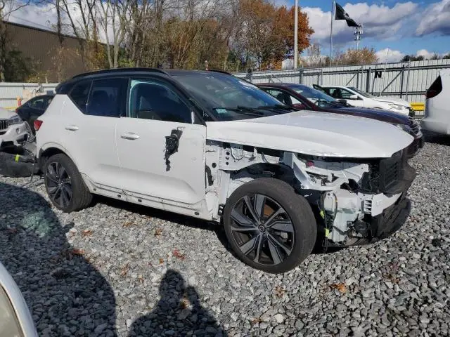 2021 VOLVO XC40 RECHARGE  